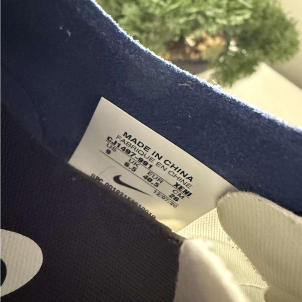Nike Kids Navy and White Sneakers - Picture 7 of 7
